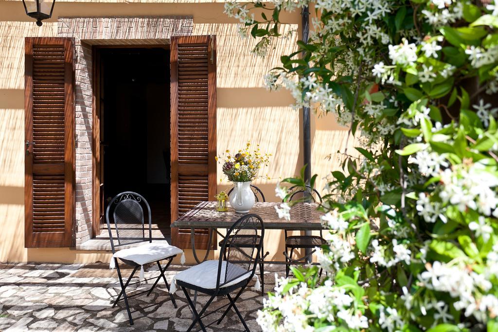 Casale Pundarika Guest House Riparbella Exterior photo