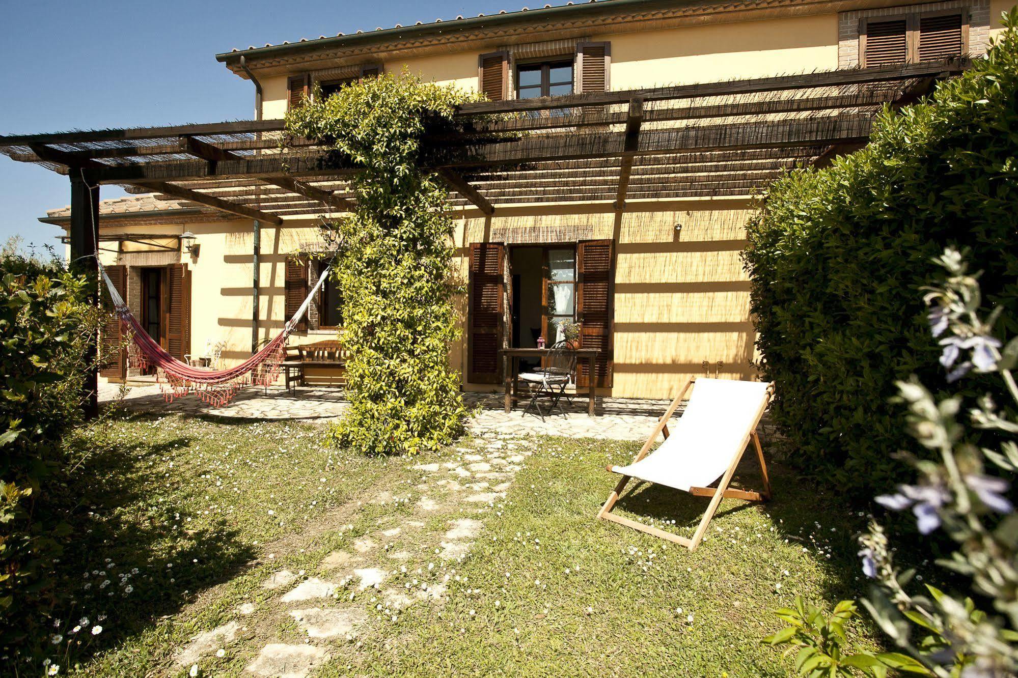 Casale Pundarika Guest House Riparbella Exterior photo